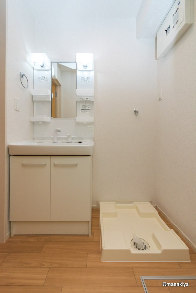 ペニーレインの洗面所|洗面・脱衣　シャンプードレッサー付き