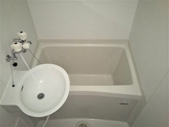 レオパレスグリーングレイスの浴室