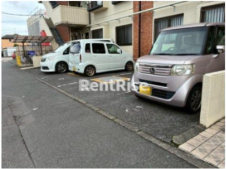 サンストリート松降の駐車場