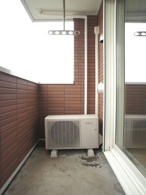 【バルコニー】 | ヒルトンバイア | 日当たり良好！お洗濯物がたくさん干せます♪