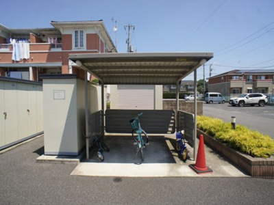 【その他共用部分】 | ヒルトンバイア | 屋根付きの駐輪場があります♪