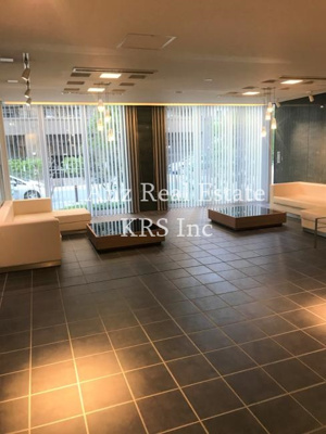 【ロビー】 | クロスレジデンス大阪新町 | 広々空間が魅力的なロビーです♪