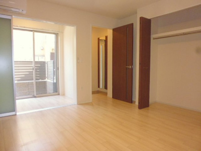 【寝室】 | ラ・ルーチェｍｏｍｏ | 洋室