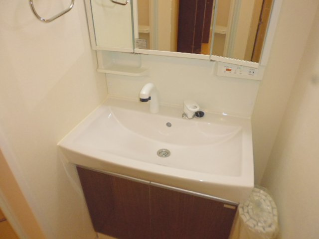 ラ・ルーチェｍｏｍｏの独立洗面台|洗髪洗面化粧台