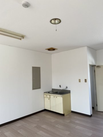 姫路市書写の店舗一部の居間・リビング