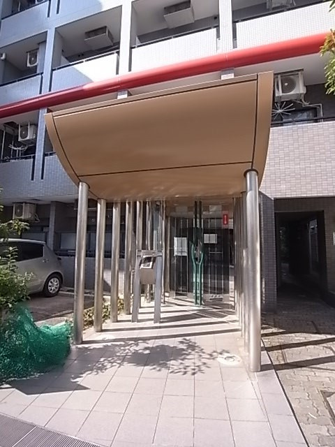 ハーバーヒル大倉山のエントランス