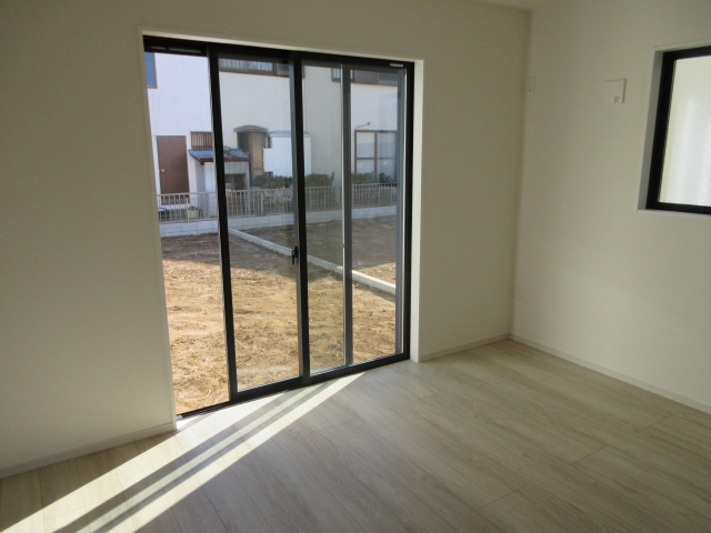 【仲介手数料無料】新築戸建　嵐山町川島1568-2（全2棟）の前面道路含む現地写真