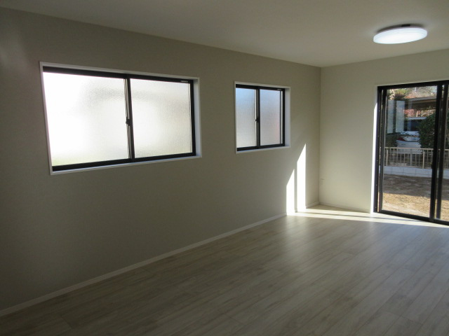 【仲介手数料無料】新築戸建　嵐山町川島1568-2（全2棟）の居間・リビング