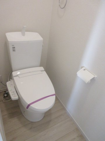 【仲介手数料無料】新築戸建　嵐山町川島1568-2（全2棟）のトイレ