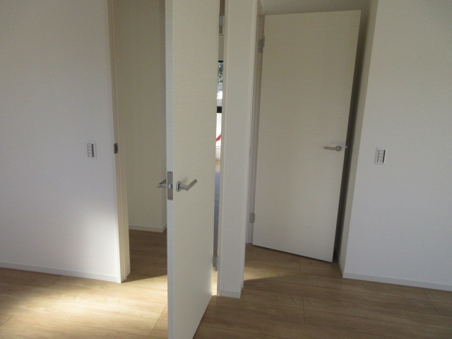 【仲介手数料無料】新築戸建　嵐山町川島1568-2（全2棟）の洋室