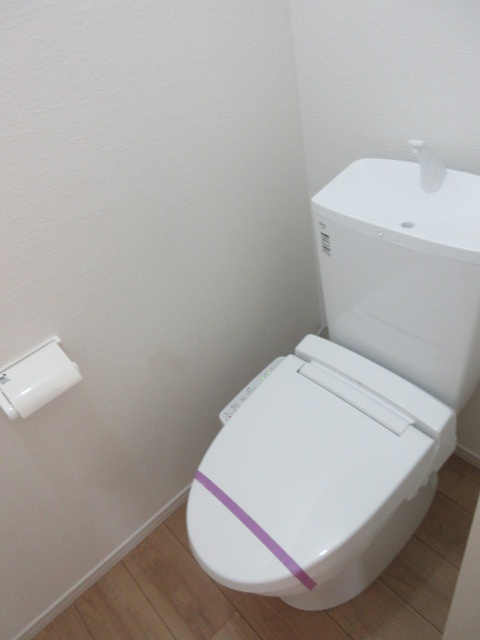 【仲介手数料無料】新築戸建　嵐山町川島1568-2（全2棟）のトイレ