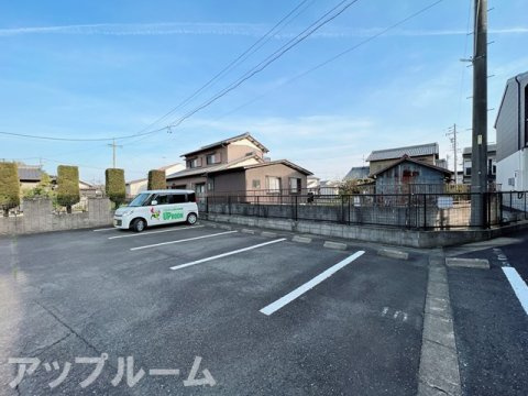 プロスペリテKEの駐車場