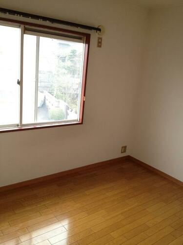 コーポラス近藤【キャッシュバック対象物件】の洋室|使い勝手のいい洋室です