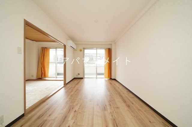 【居間・リビング】 | ヒルサイドパレスⅠ | 戸塚周辺ならアパマンメイトへＬｅｔｓ Ｇｏ ！