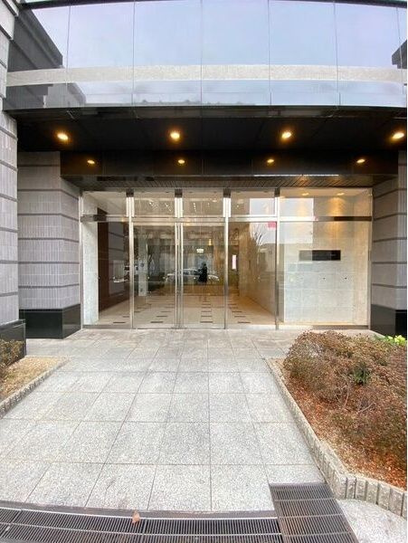 セノアタワー新大阪のエントランス