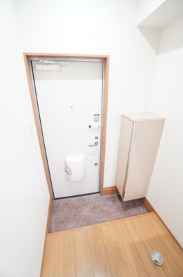 【玄関】 | グランフェリオ本千葉 | ※同物件・同タイプの写真です。