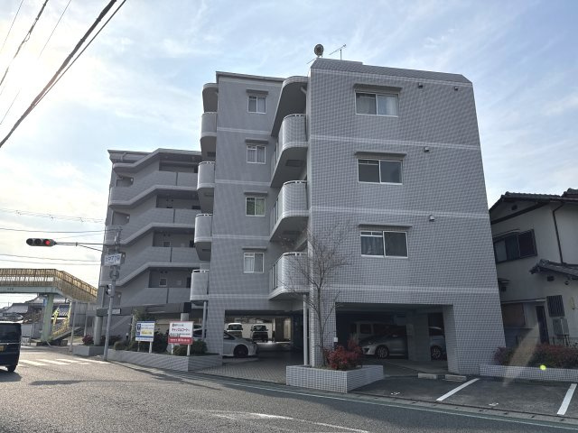 キャッスルコート安室の外観