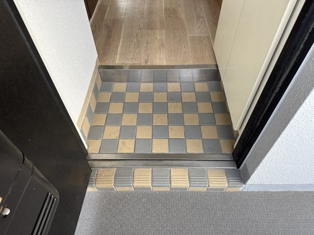 キャッスルコート安室の玄関