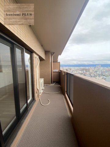 コスモ鶴見のバルコニー