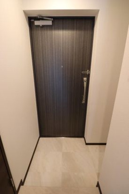 【玄関】 | ＧＥＮＯＶＩＡ川崎鈴木町ｓｋｙｇａｒｄｅｎ | ゆったりとした玄関です