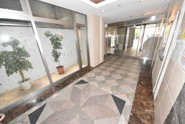 ウエンズ東心斎橋のエントランス