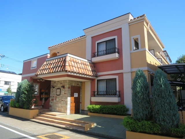 ストロベリーフィールズの外観|２０１６年９月外装塗装済み！