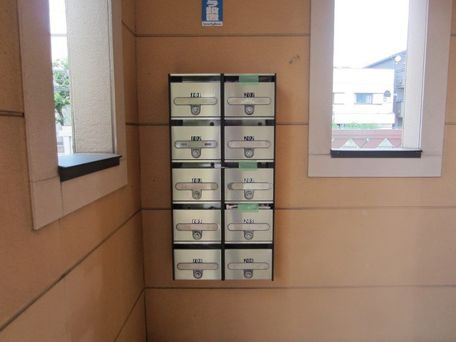 ストロベリーフィールズのエントランス|管理が行き届いていて綺麗です。