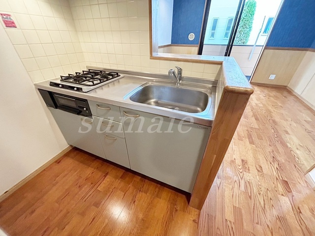 ストロベリーフィールズのキッチン|2口コンロカウンターキッチン☆