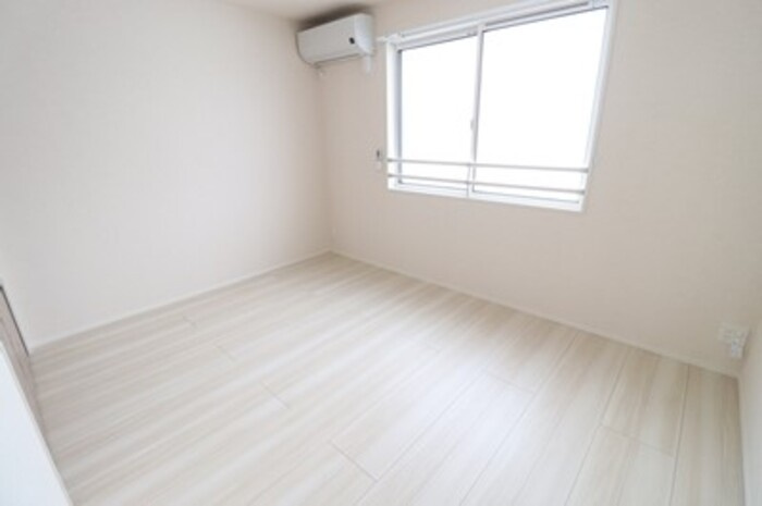 D-ROOM姉体の洋室