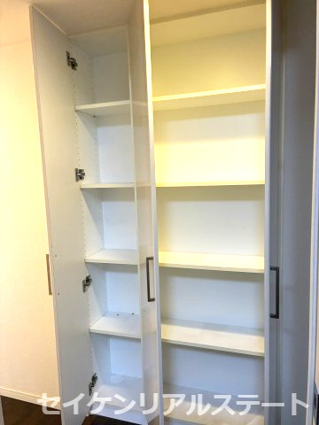 ガーデンブリーズ光の街　2階部分の収納|収納スペース豊富です