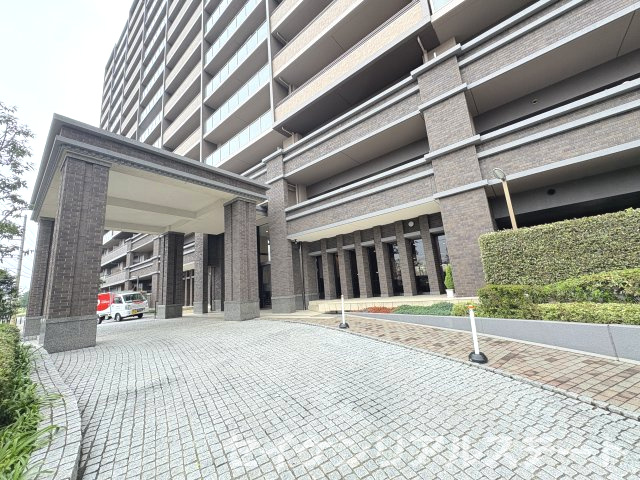 ガーデンブリーズ光の街　2階部分のエントランス