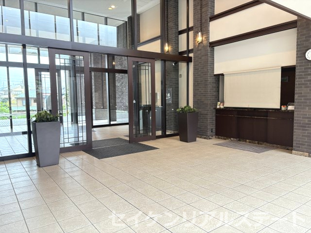 ガーデンブリーズ光の街　2階部分のエントランス