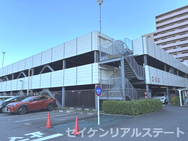 ガーデンブリーズ光の街　2階部分の駐車場|駐車場：（月額500円～3,500円）