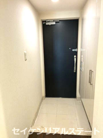 ガーデンブリーズ光の街　2階部分の玄関|収納もある玄関です