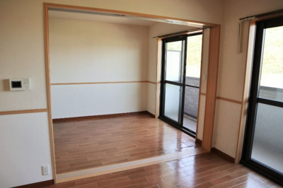 【居間・リビング】 | メゾンラピス | LDK12.2帖