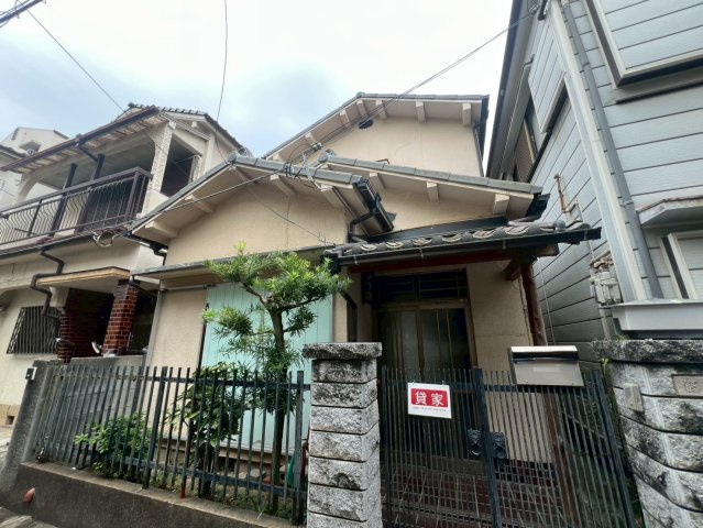 上高丸1丁目貸家の外観