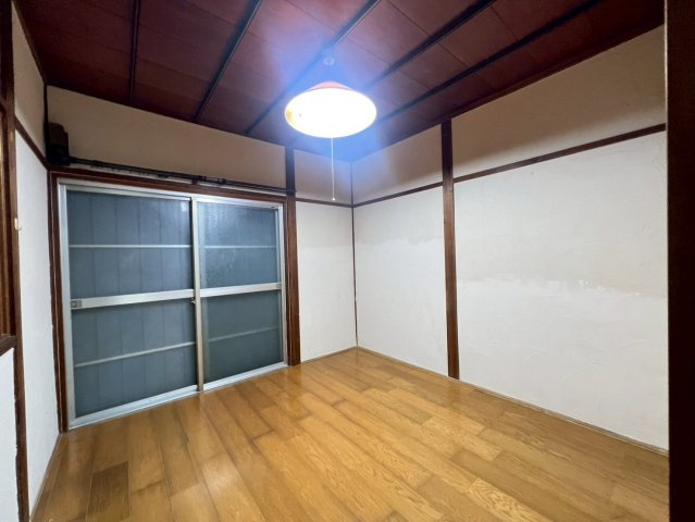 上高丸1丁目貸家の寝室