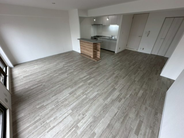 東灘スカイハイツの居間・リビング