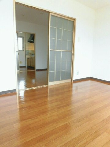 リバーサイドシティの居間・リビング|ゆったり過ごせる居間です