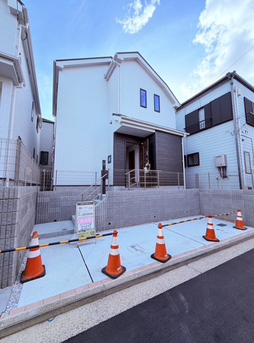 横浜市港南区東永谷1丁目 　新築戸建全2棟　A号棟の外観パース|仲介手数料無料！お問合せ下さい/080-7058-7312 