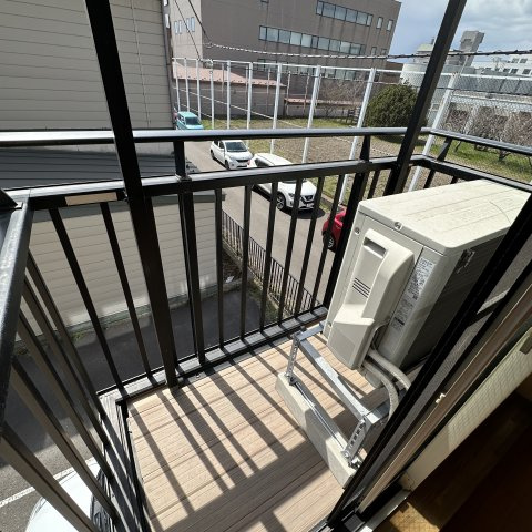 ハイツユウリナのバルコニー