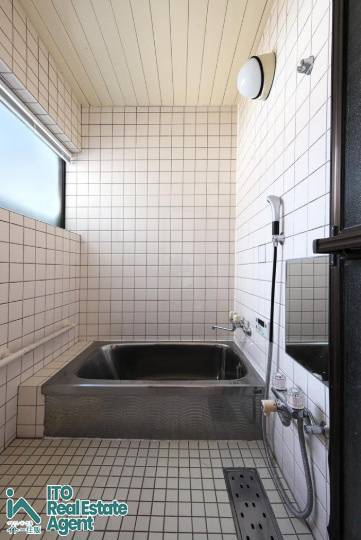 北区西賀茂北川上町　中古戸建の浴室