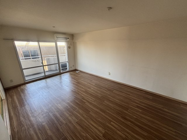 ＬＥＯ拾八番館の居間・リビング