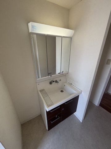 ＬＥＯ拾八番館の独立洗面台