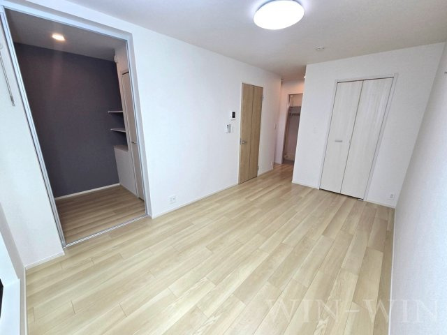 フリーデンハイム小浜の居間・リビング