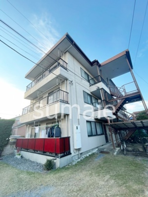 上小ハイツのエントランス|広めのエントランス