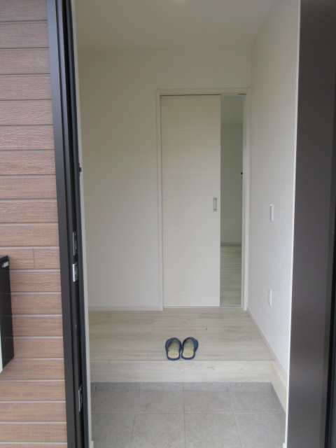 【仲介手数料無料】新築戸建　東松山市石橋1790-36（全1棟）の玄関