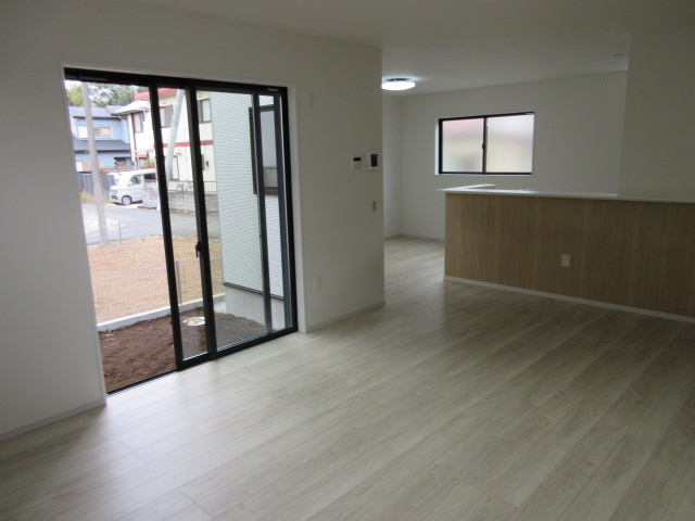 【仲介手数料無料】新築戸建　東松山市石橋1790-36（全1棟）の居間・リビング