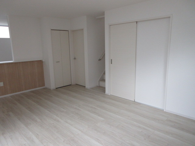 【仲介手数料無料】新築戸建　東松山市石橋1790-36（全1棟）の居間・リビング