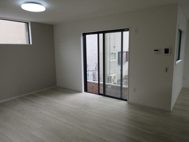 【仲介手数料無料】新築戸建　東松山市石橋1790-36（全1棟）の居間・リビング